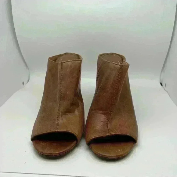 Nicole-  Women’s Loopey Sandals Tan Leather 
Sz 8 - Picture 6 of 10